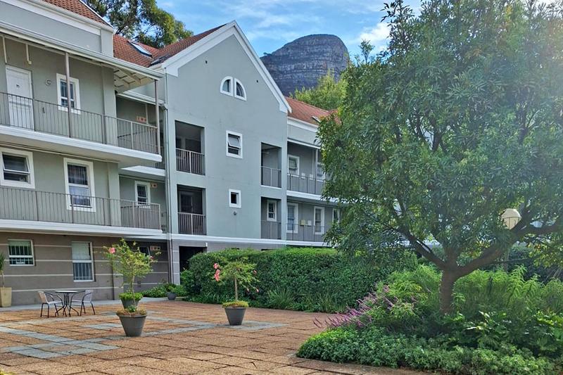 2 Bedroom Property for Sale in Gardens Western Cape